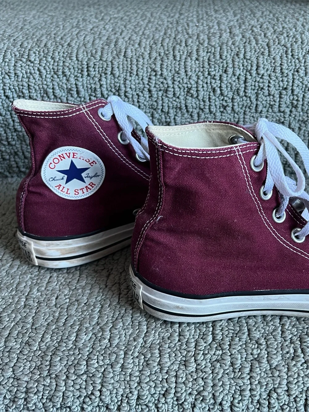 *Sold* Converse All Stars Chuck Taylor High Top Sneakers - Burgundy Womens 6.5 - Picture 2 of 7